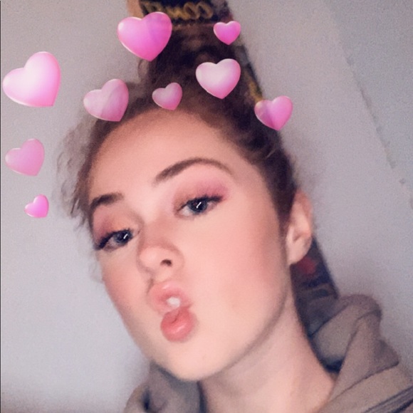 Meet your Posher, Amanda - Picture 6 of 7